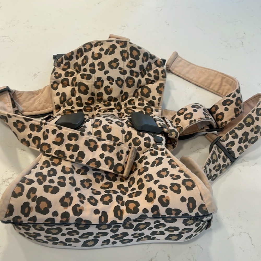 Baby bjorn cheetah carrier